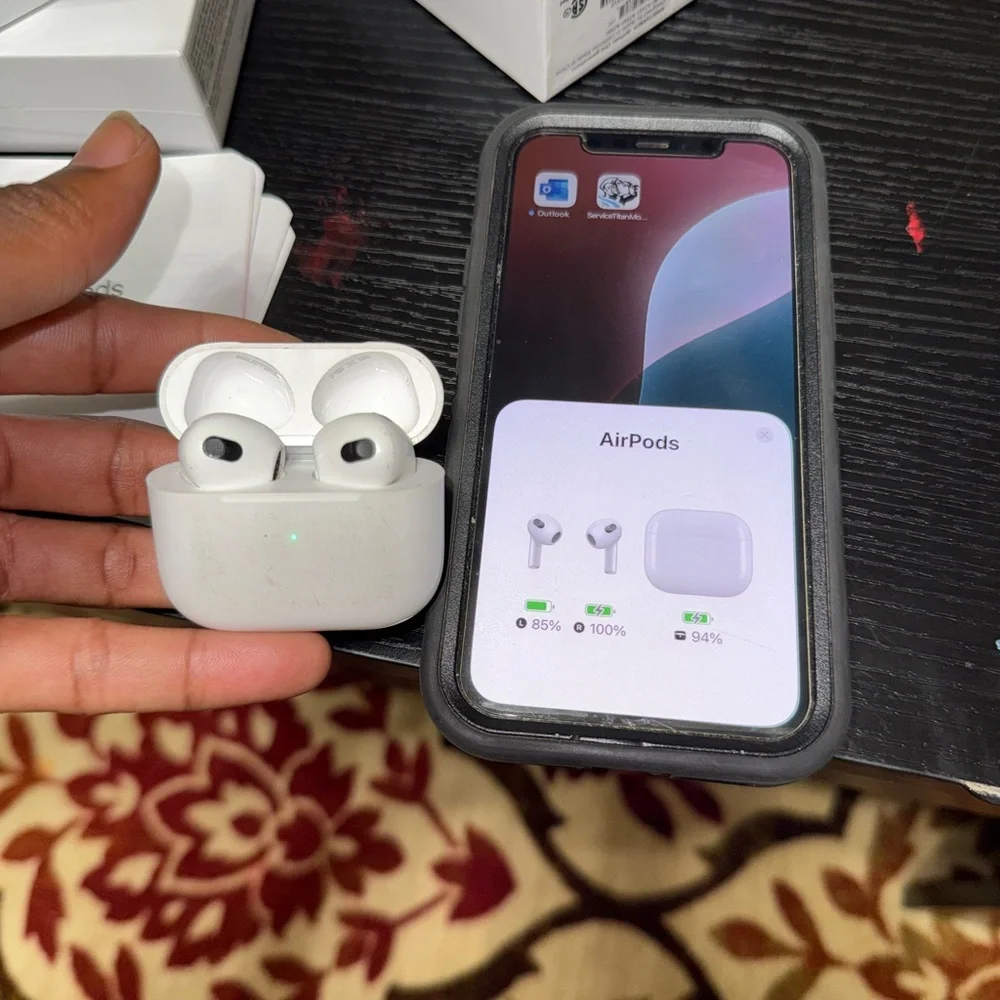 Apple AirPods Gen3 +Charging Cord Wireless Earbuds+Charging Case Never Open Box